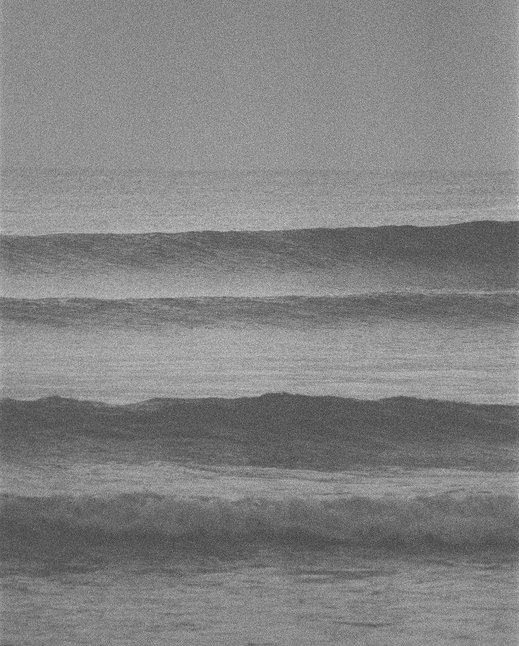 Grainy black and white ocean wave, the Sommer Studio hero image